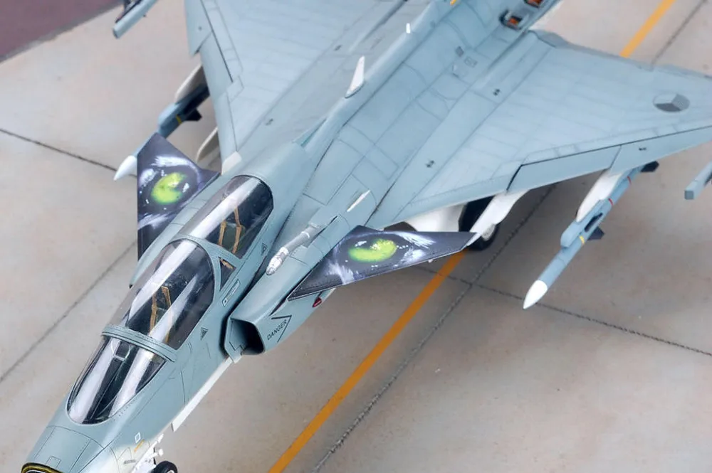 Kitty Hawk KH80118 1/48 SAAB JAS-39B/D Gripen