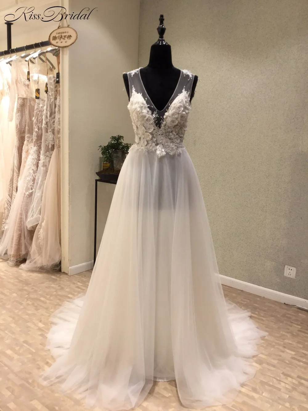 Удивительное новое длинное свадебное платье 2018 на бретельках со шнуровкой сзади