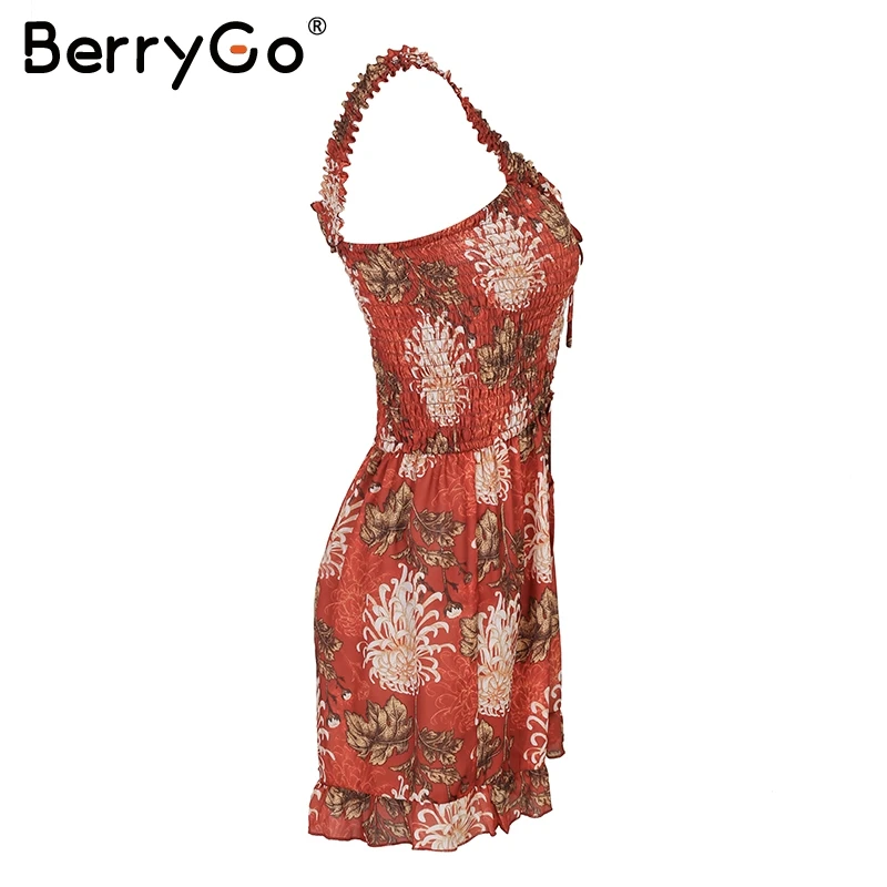 Женский комбинезон на бретельках BerryGo короткий с открытыми плечами и цветочным