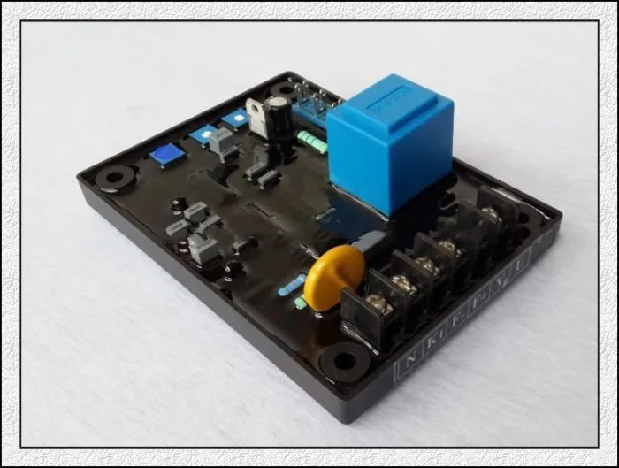 Обслуживание 75А щеточный генератор AVR SAVRH-75A 100А регулятор возбуждения невторичный обмоточный генератор - Цвет: Коричневый