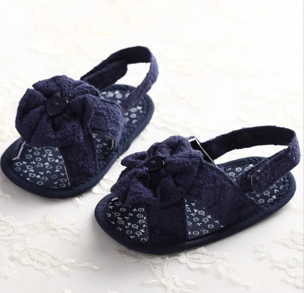 Новинка сандалии для маленьких девочек обувь с цветочным узором мягкая