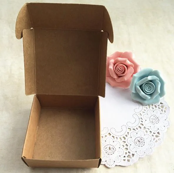 

Retail 9.5*9.5*3cm 25Pcs/Lot Kraft Paper Boxes Gift Bakery Cookie Cupcake Chocolate Package Box Christmas Wedding Party