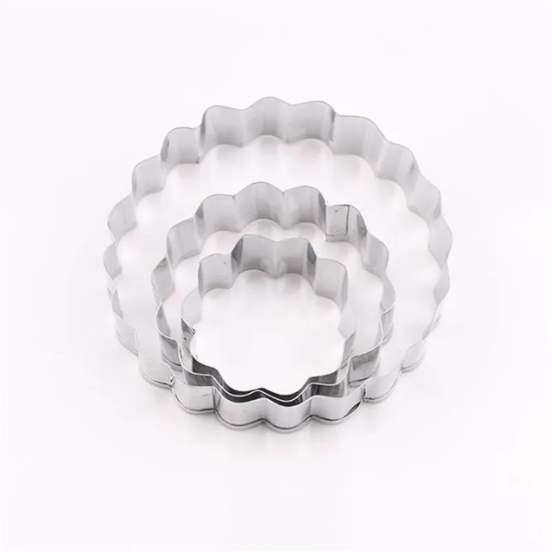 

TTLIFE 3pcs Carnation petals Cookie Cutter Flower Stainless Steel Biscuit Molds Wedding Cake Sugarcraft Dessert Decorating Tools