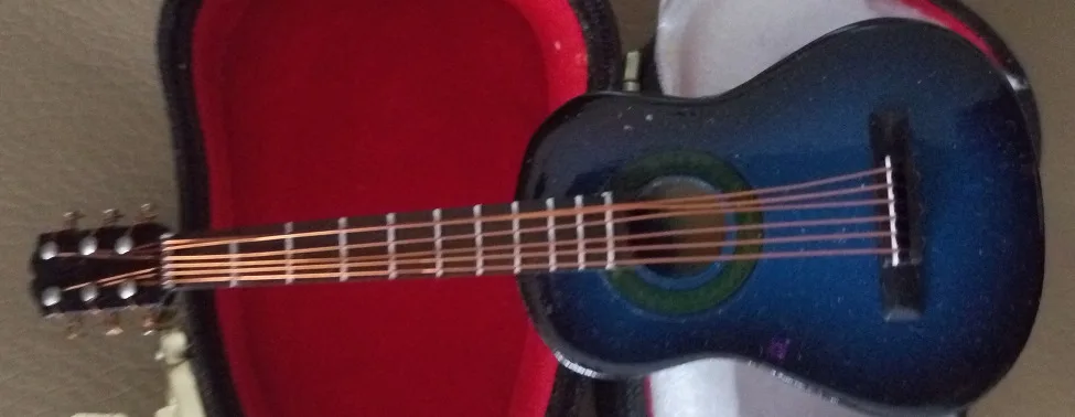 2017 ручная работа мини электрогитара магнитная наклейка в железном музыкальном