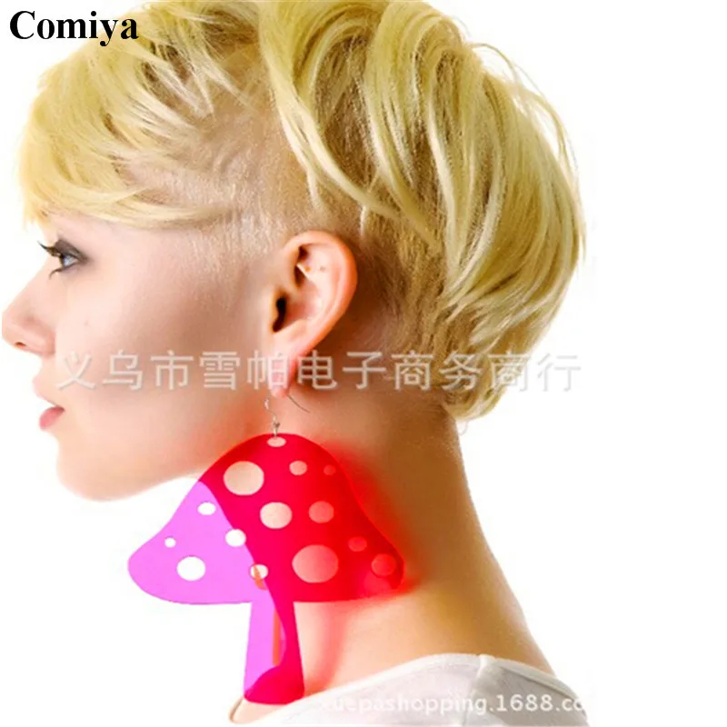 Женские серьги в стиле панк розовые массивные с подвеской виде грибного растения