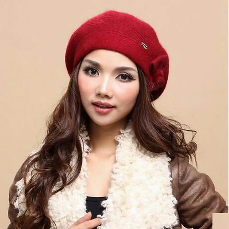 Зимняя женская шапка осенняя и зимняя теплая из кроличьего меха двухслойная