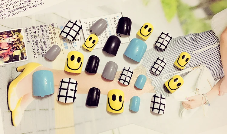 Готовые маникюрные желтые полоски для ногтей с улыбающимся лицом 24 шт. накладные