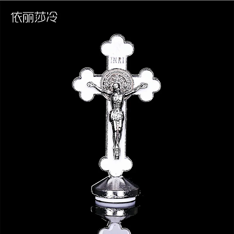 Статуя христианского Иисуса крест в форме сливы цвет Иисуса. приборной панели