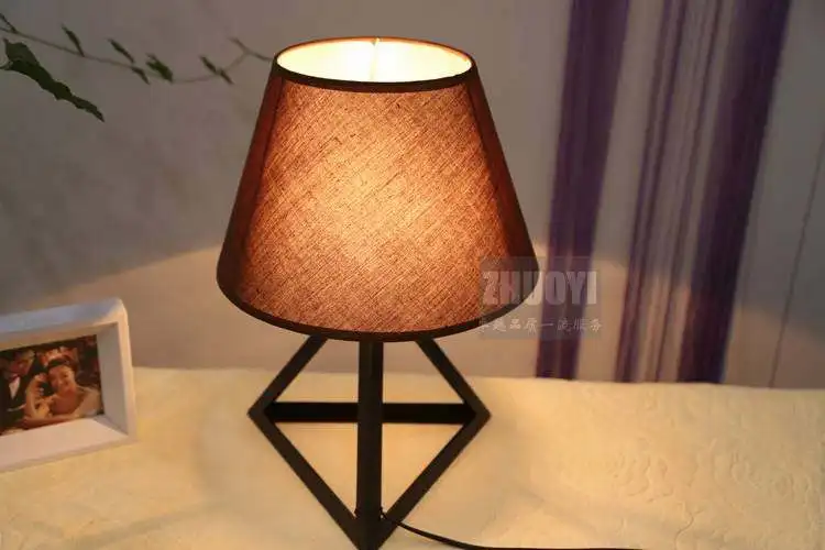 

Лампа в скандинавском стиле с розами, умная настольная Ночная подставка для кровати, настольная лампа, настольная лампа, прикроватная лампа, искусство детской комнаты