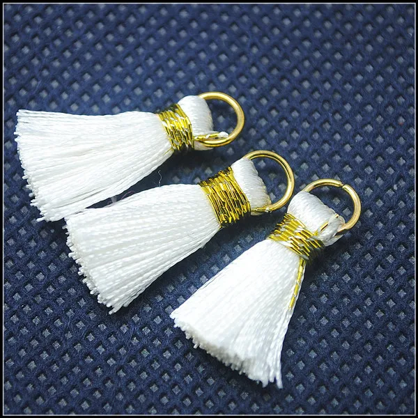 

100pcs factory price white tassel pendants charms women bracelet making craft ornaments mobile keychain accessories 20mm length