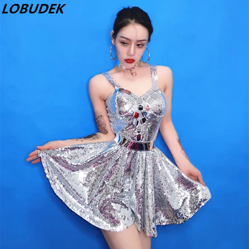 Женское короткое платье с блестками Серебряное открытыми плечами для танцев и