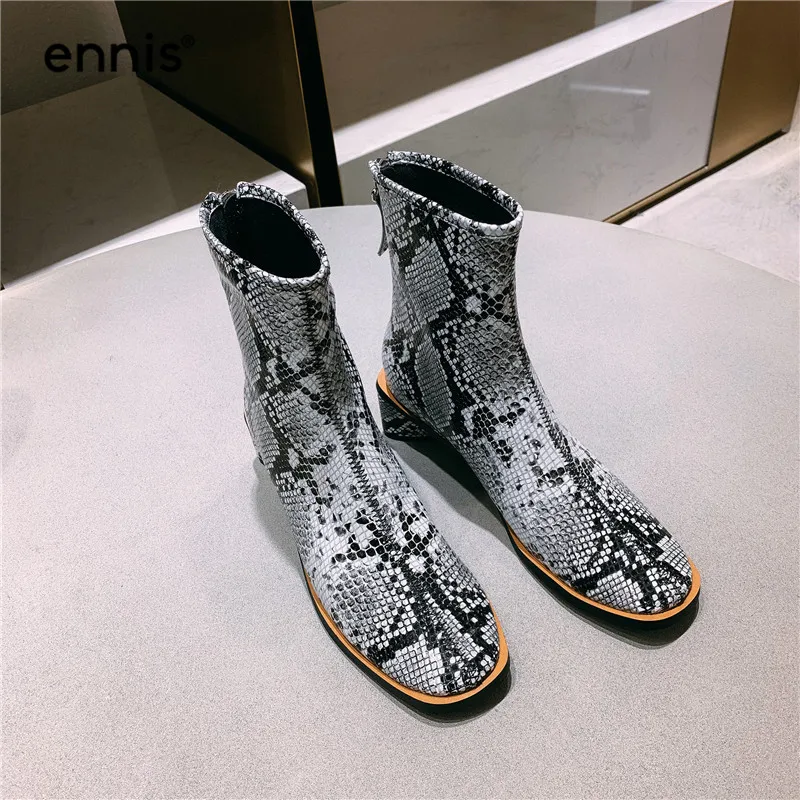 ENNIS/; Модные ботильоны; женские ботинки из натуральной кожи; обувь с круглым носком; ботинки из мягкой кожи; женские осенние повседневные ботинки; A951
