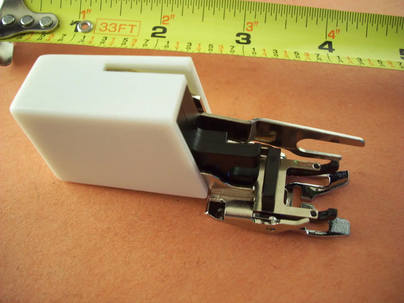 

SINGER LOW SHANK HOME SEWING EVEN FEED and WALKING FOOT #423242-451