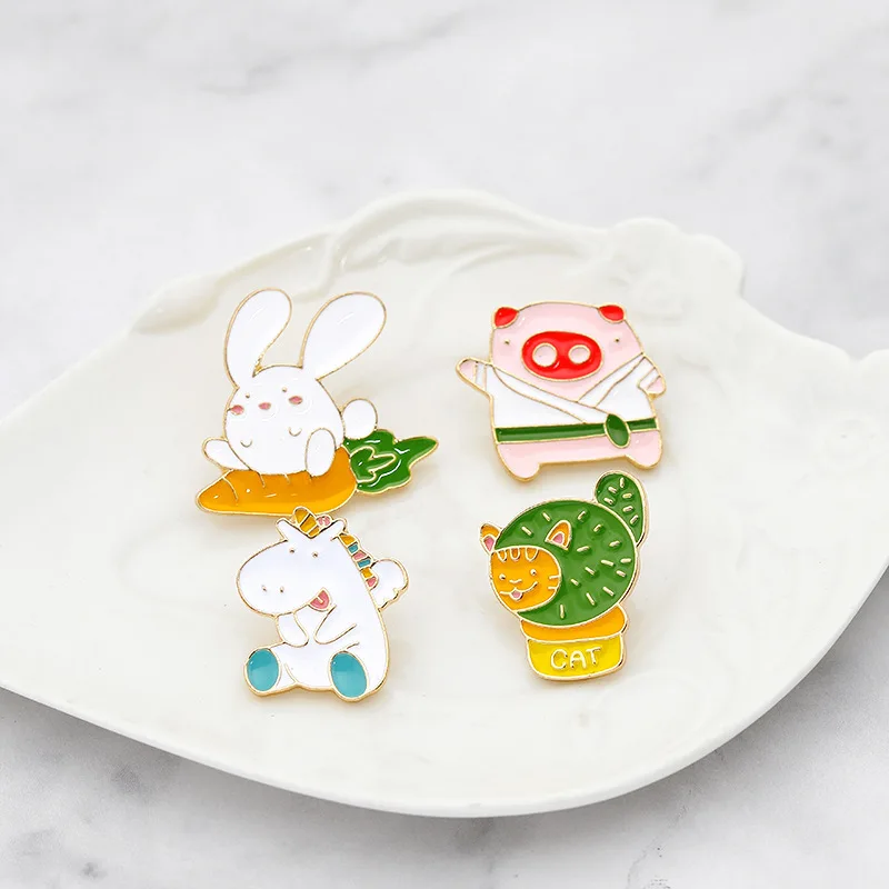 Металлическая эмалированная брошь в виде кошки с желтым КАКТУСОМ модная