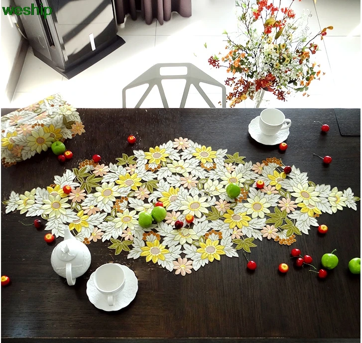 

Golden sunflowers High-end luxury embroidery cloth art The table cloth Tea table cloth Table flag Table mat Dust cover towel