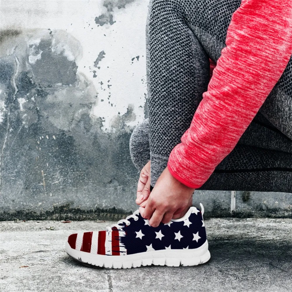 WHEREISART/Весенняя женская обувь для бега с рисунком флага сетчатая дышащая на