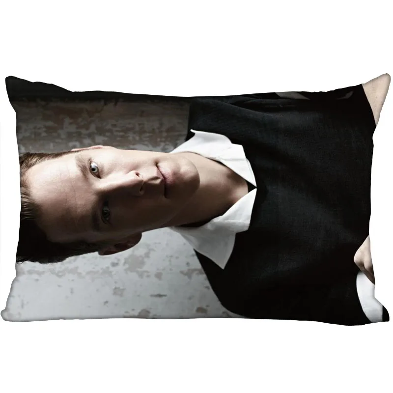

Custom Benedict Cumberbatch Pillowcase Zippered Rectangle Pillow Cover Cases Size 45X35cm,40x60cm,45X75cm,50X75cm(Two sides)