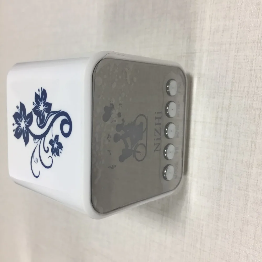 Новый мини динамик с радио Беспроводной Портативный цифровой FM Радио Колонки