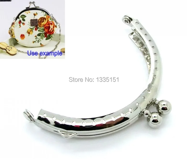 Бесплатная Shipping 2PCs серебро тон бусины кошелек поцелуй застежка замок ручка 8.5 x 6