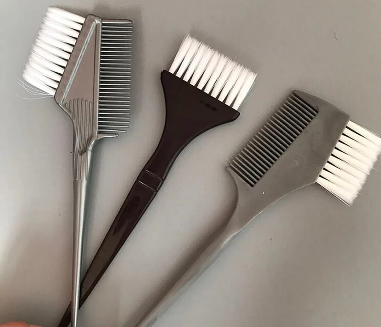 1 шт. новые краски для волос гребень дома DIY важным инструментом парикмахерские выпечки маслом гребень с Кисточки крашение раскраски