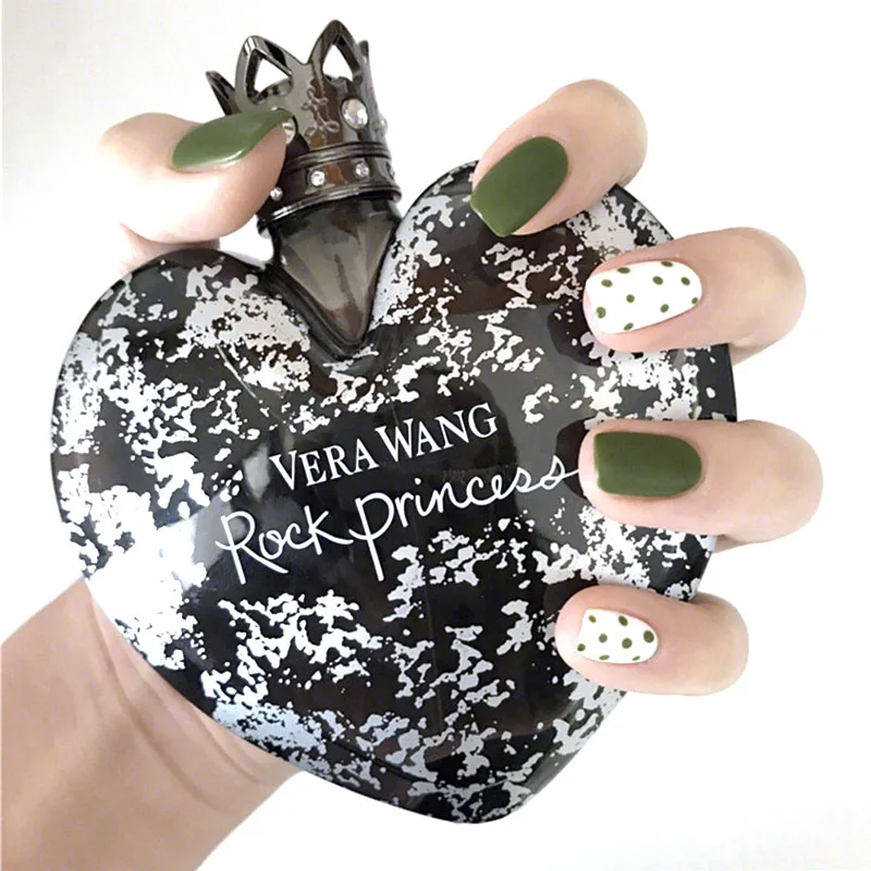 24Pcs Artificial nails with glue Cute Dot Design Green Short Square Artificial Full Cover Nail Tips Sweet Girls Faux Ongle DL