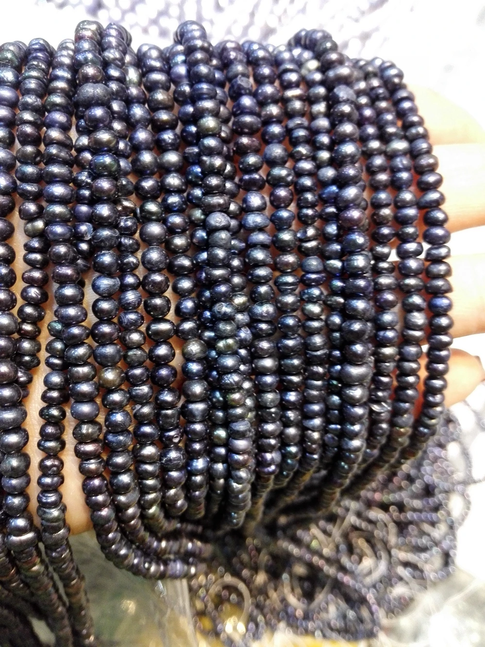 Натуральный пресноводный жемчуг 2-4 мм черный цвет настоящий бусины россыпью одна