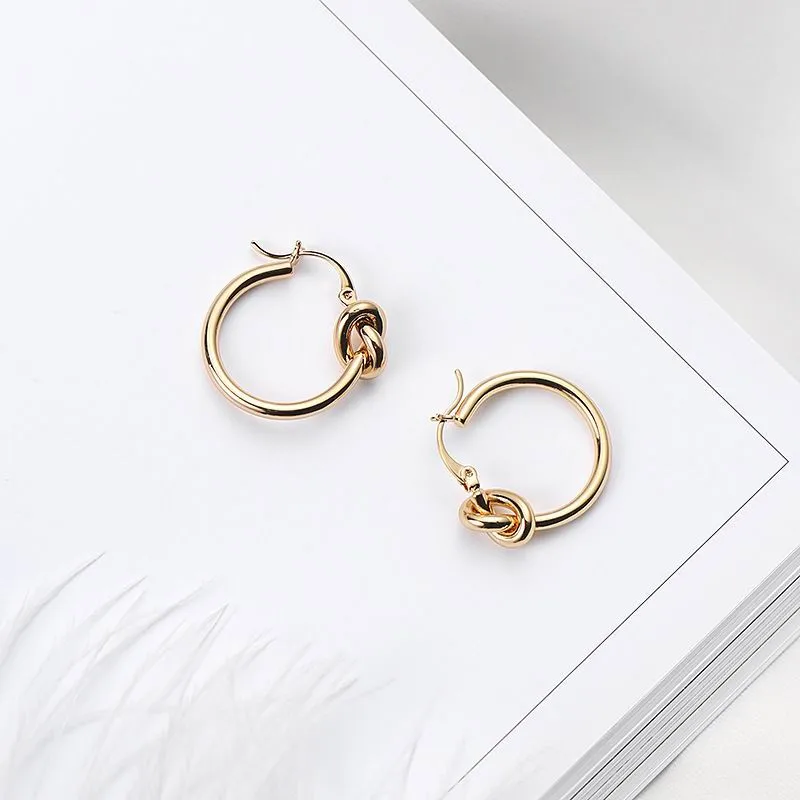 Серьги-кольца женские золотистые с узлом | Украшения и аксессуары
