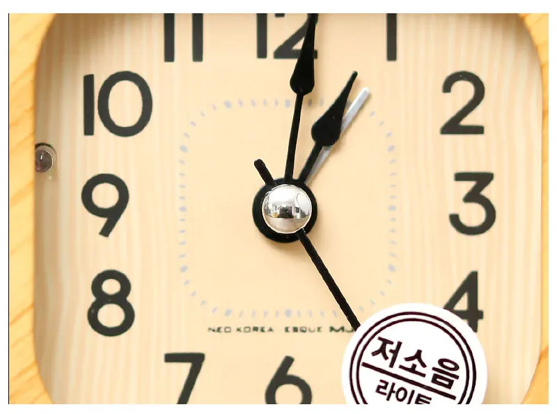 Wood Grain Home Decoration Mute Table Clock Handicraft Vintage Alarm Clock European Style Retro Wrought Square Table Clocks