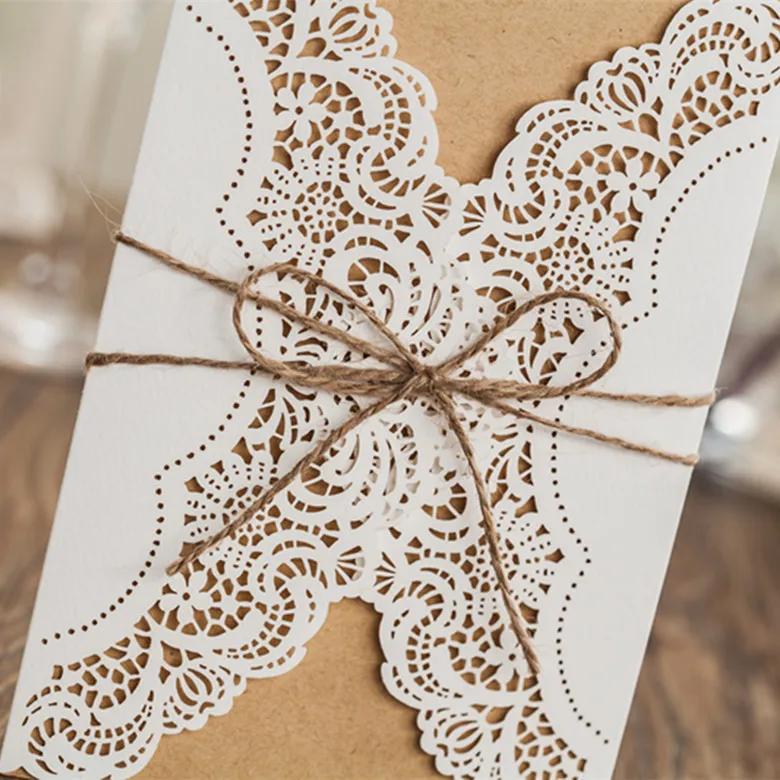 Персонализированные кружева белый Цвет Свадебное приглашение с коричневые