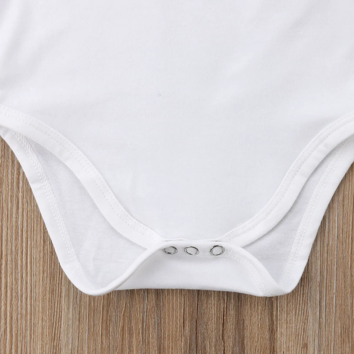 Хлопковый комбинезон с короткими рукавами и буквенным принтом для новорожденных