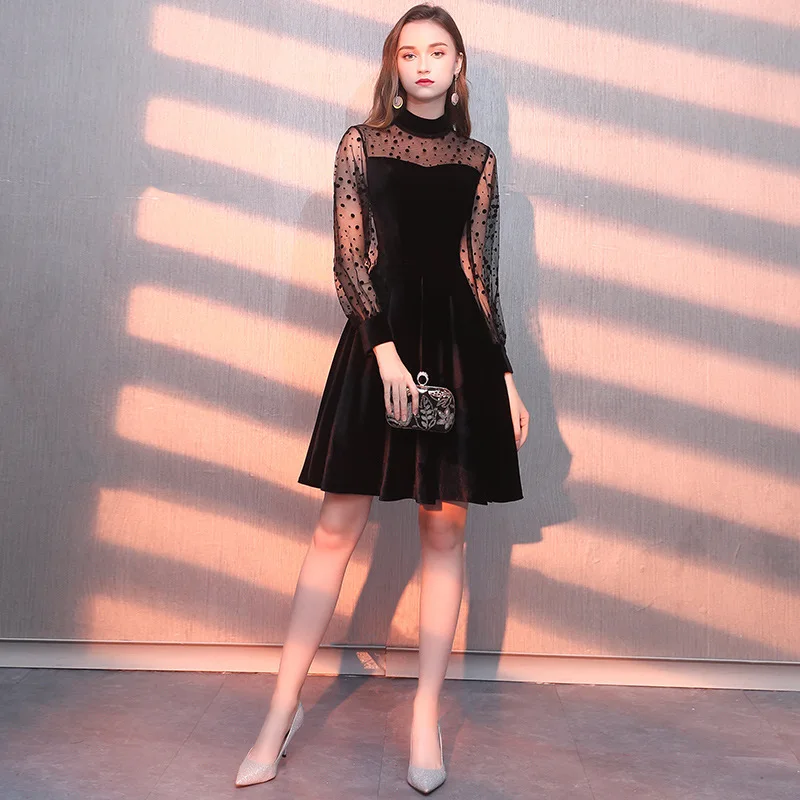 Женское вечернее платье в горошек с длинным рукавом