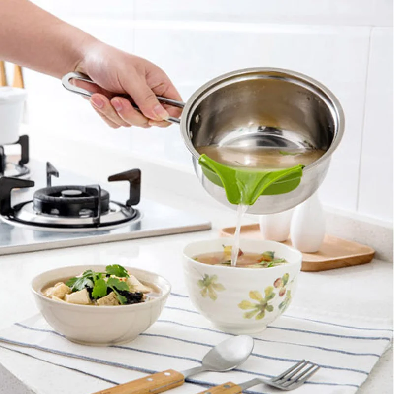 Anti leakage kitchen utensils pot edge guide silica gel liquid diversion mouth soup counter gadget Environmental |