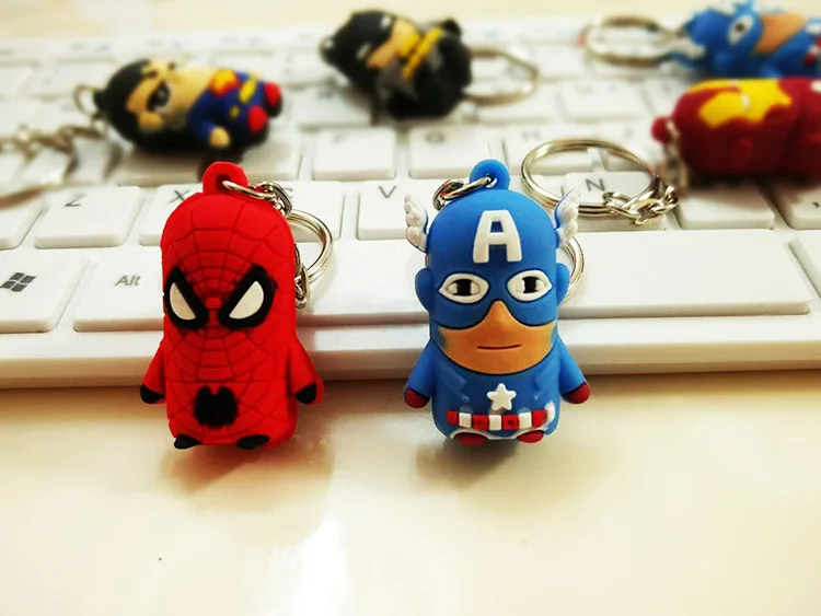 С героями комиксов Марвел, аниме игрушки Фигурки брелок Superman Spiderman Batman «Железный человек», Капитан Америка брелок для автомобильных ключей кольцо игрушки