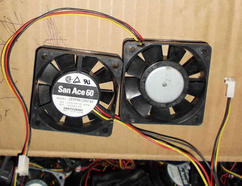 

Оригинальный вентилятор охлаждения компьютера SANYO San Ace60 109P0612H749 12V 0.09A 6015 6 см