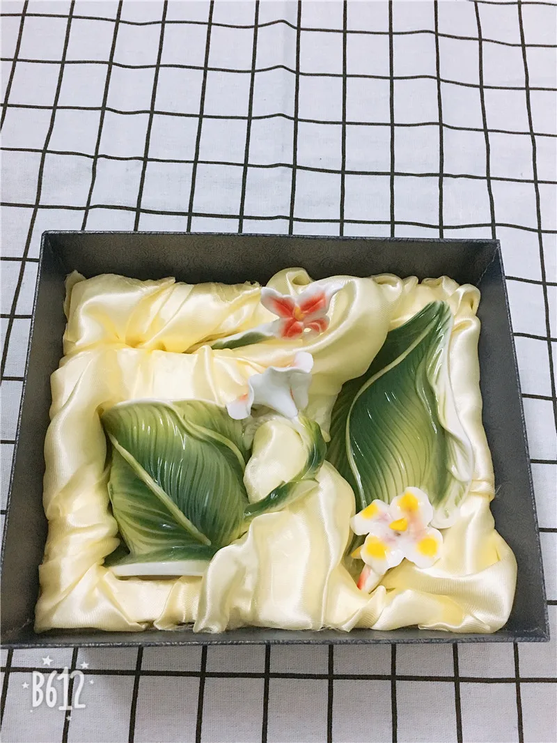 

1 SET Plantain Coffee Cup Colored Enamel Porcelain Bone China Tea cup With Saucer And Spoon Creative Gift with a gift box