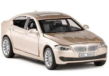 C 1:32 535i модель автомобиля из сплава игрушка акустооптика с выдвижной спинкой музыкальный мигающий литой металлический автомобиль для мальчиков подарок - Цвет: C