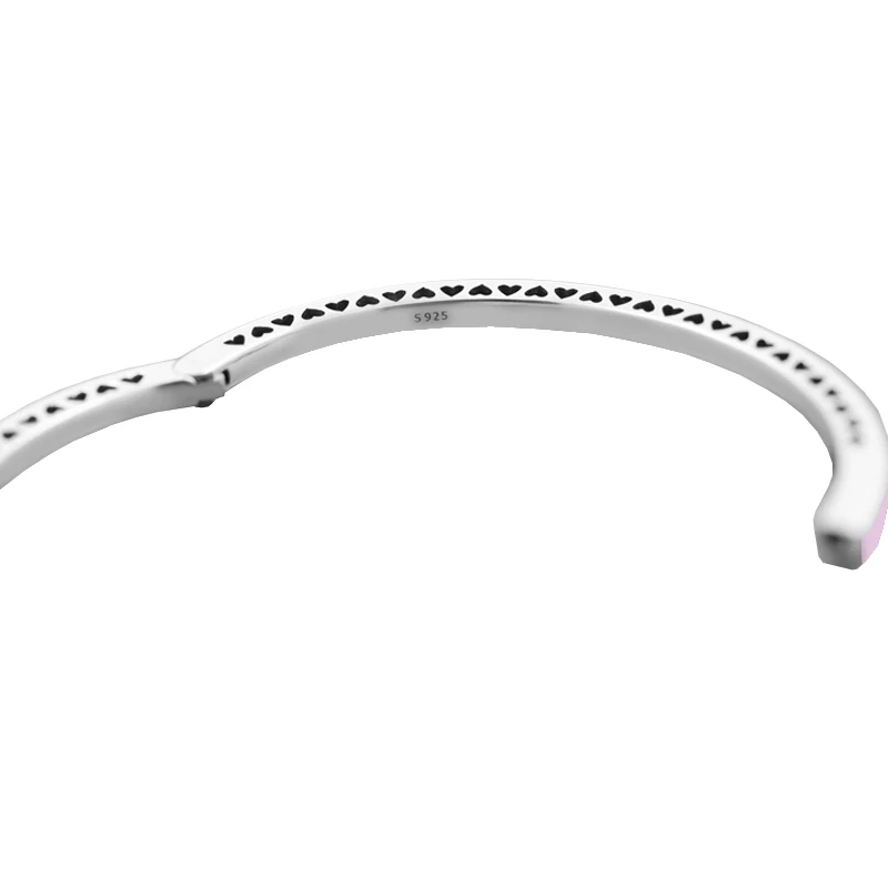 Браслет из серебра 100% пробы с блестящими сердечками и светло розовой