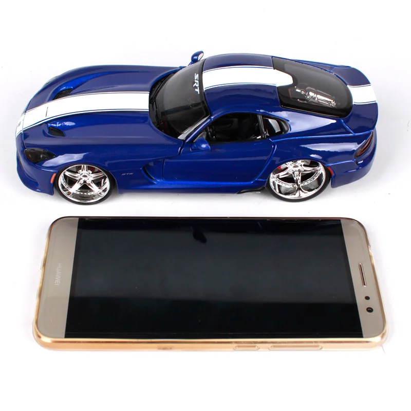 Автомобиль спортивный Maisto 1:24 Dodge 2013 SRT Viper GTS модель автомобиля под давлением новая