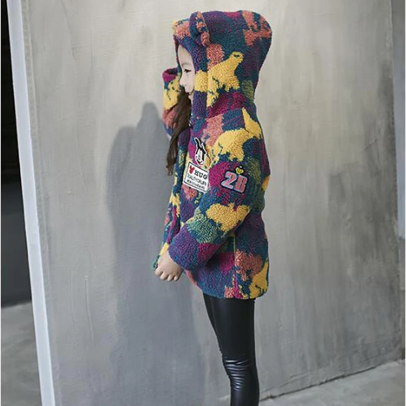 Камуфляж Овец Бархат Пальто для Девочки 2016 Новая Мода Капюшоном Девочка Зимняя