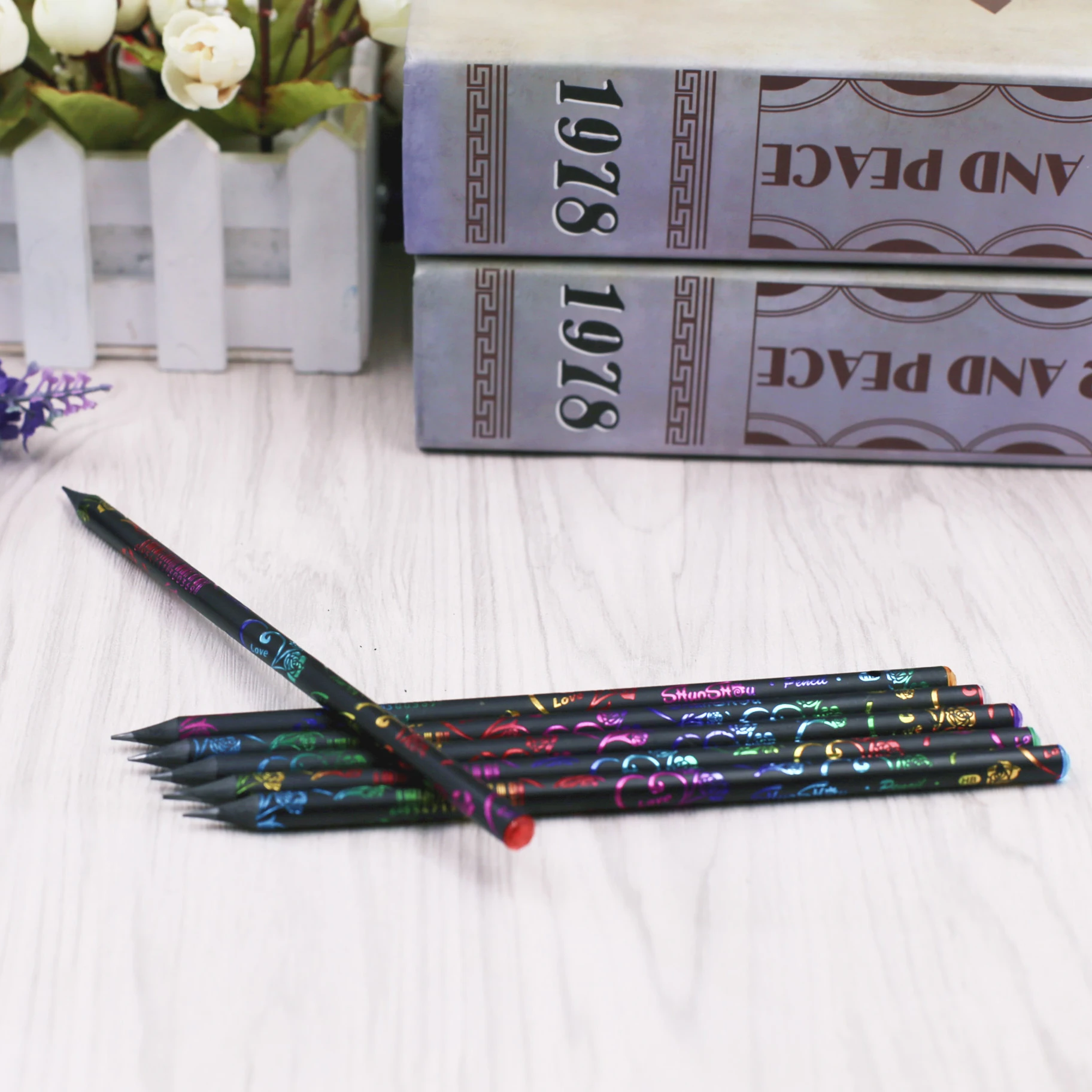 12 pcs/lot DIY Cute Plastic Black refilled Durable HB Painting Drawing Pencil Diamond Earsers For Office and school supplies