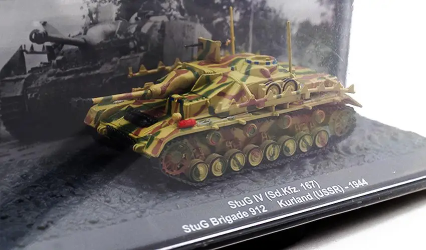 StuG IV(Sd. Kfz.167) StuG Brigade 912 Kurland(СССР)-1944 1/72 литой под давлением бак IXO