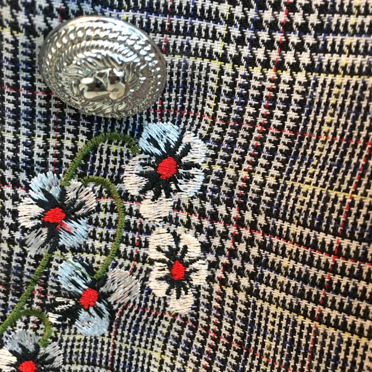 2018 Spring And Autumn Blends Full Single Breasted V-neck New Woman Suit Retro Plaid Embroidery Flower Shorts Two Sets Of Women