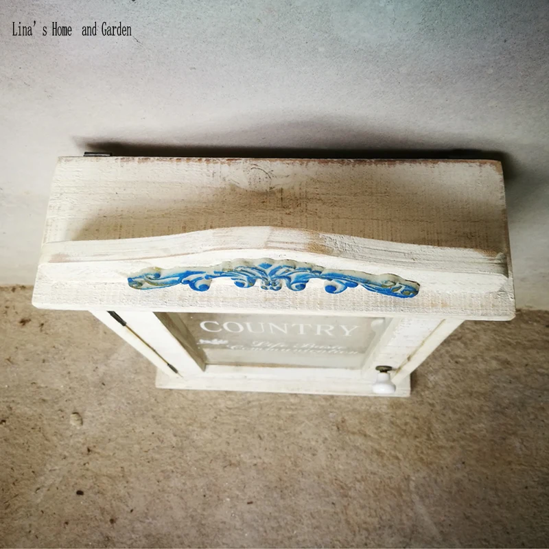 Деревянная настенная декоративная коробка для ключей в стиле потертый шик