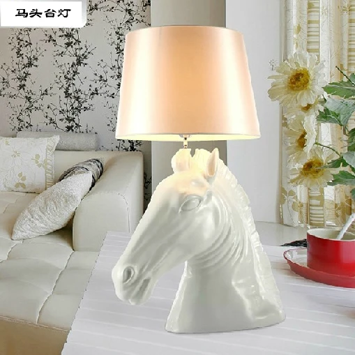 Italian luxury Grand Hotel bedside lamp bedroom resin Horsehead living room table |