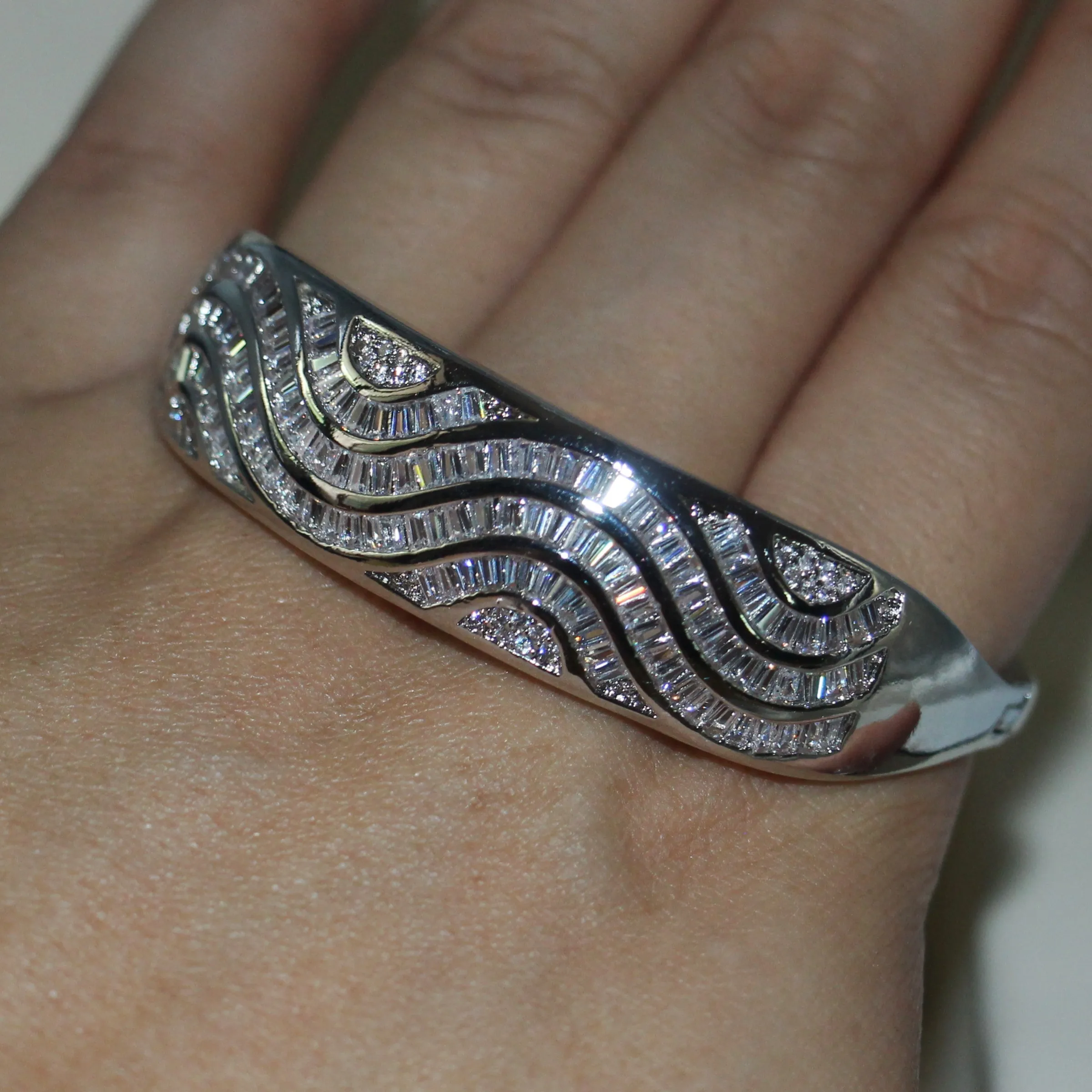 

Victoria Luxury Jewelry 925 Sterling Silver Wave 5A Cubic Zirconia Lucky Bangle Women Wedding Wrist Bangle For Lover's Gift