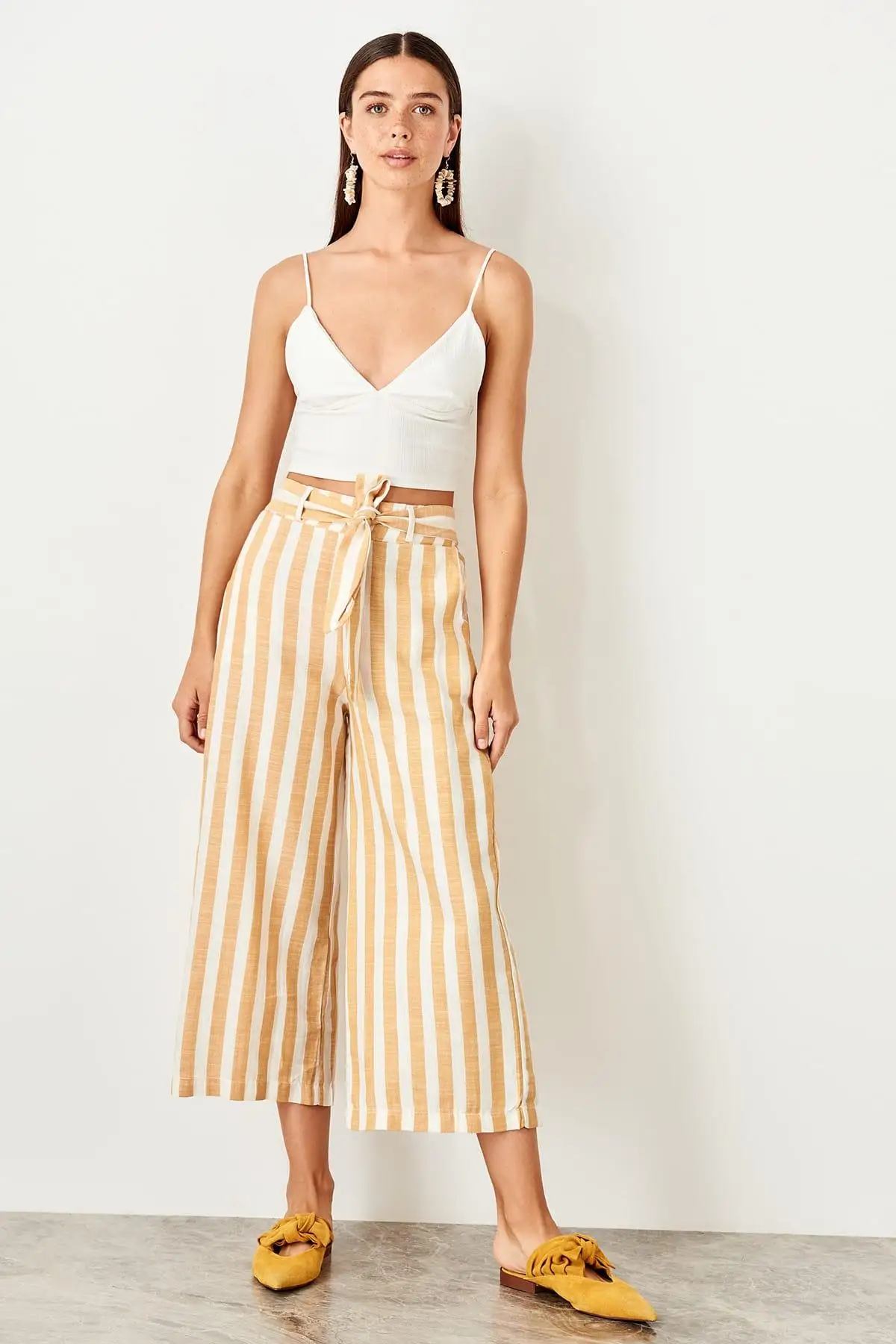 Trendyol желтые брюки с поясом TWOSS19IS0095