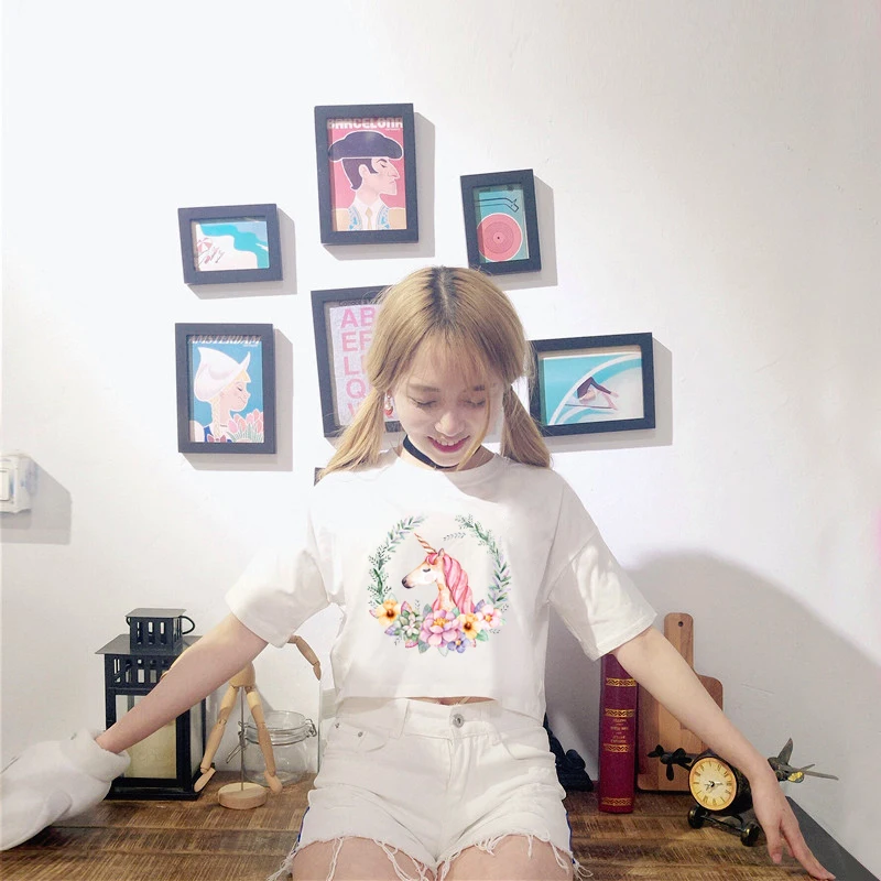 Женская футболка в полоску короткая Корейском стиле с изображением венка и