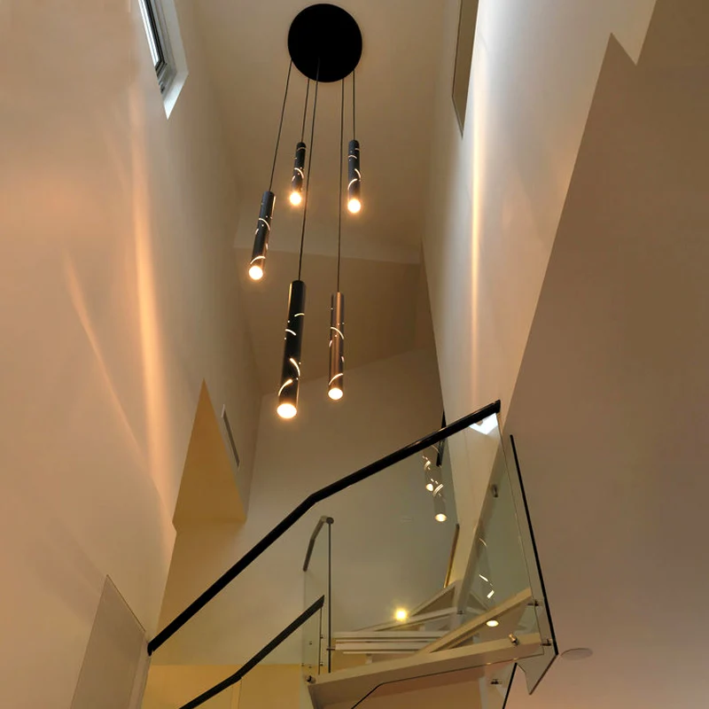 Luz colgante Bridgelux, CHIP LED, Base de arte del hierro, luz a través de tubo largo negro en forma de escalera, diseño personalizado para comedor
