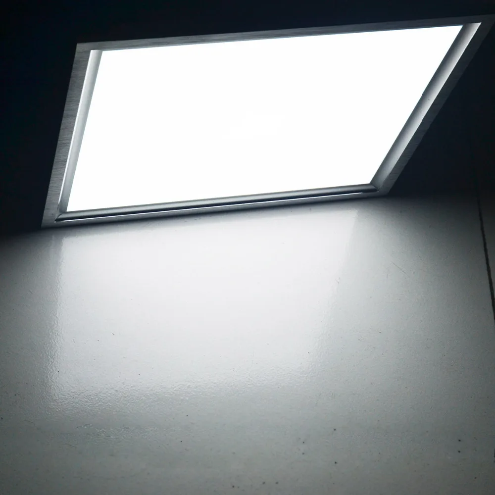 Ультратонсветодиодный Светодиодная потолочная панель J & W 18 Вт 300x300 мм белая