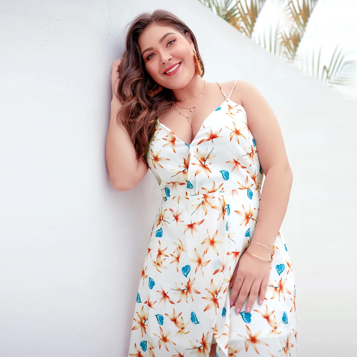 Лето 2019 большие размеры платье с тонкими лямками и принтом сексуальное v образным